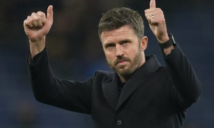 Abaikan Carrick, Manchester United Bisa Ulangi Kesalahan Lama