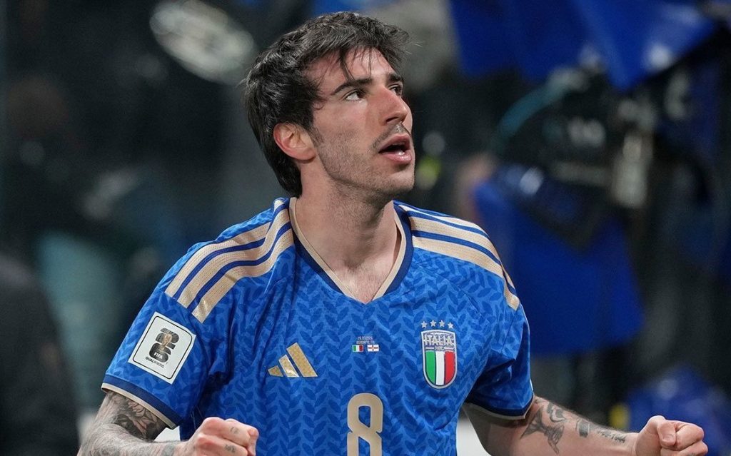 Sandro Tonali menjadi target Manchester United yang siap merekrutnya dari Newcastle United dengan dana besar