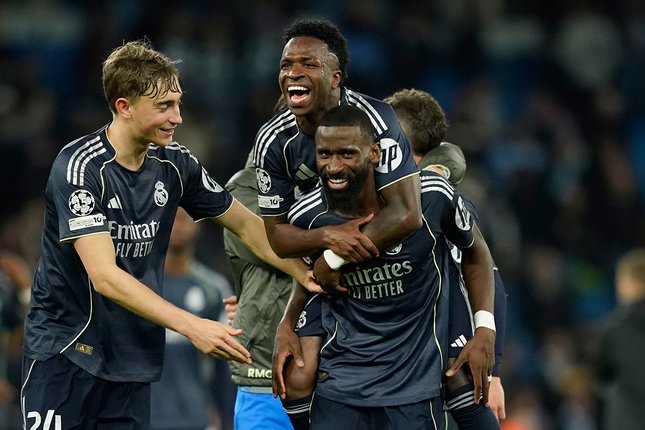 Vinicius Menggila, Real Madrid Permalukan Man City di Kandang Sendiri