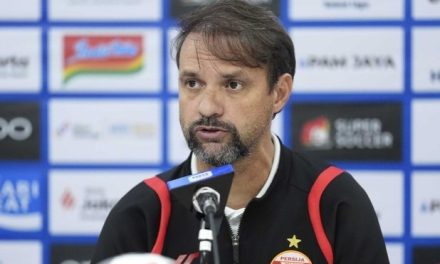 Persija Kembali Imbang di JIS, Souza Kritik Kondisi Rumput