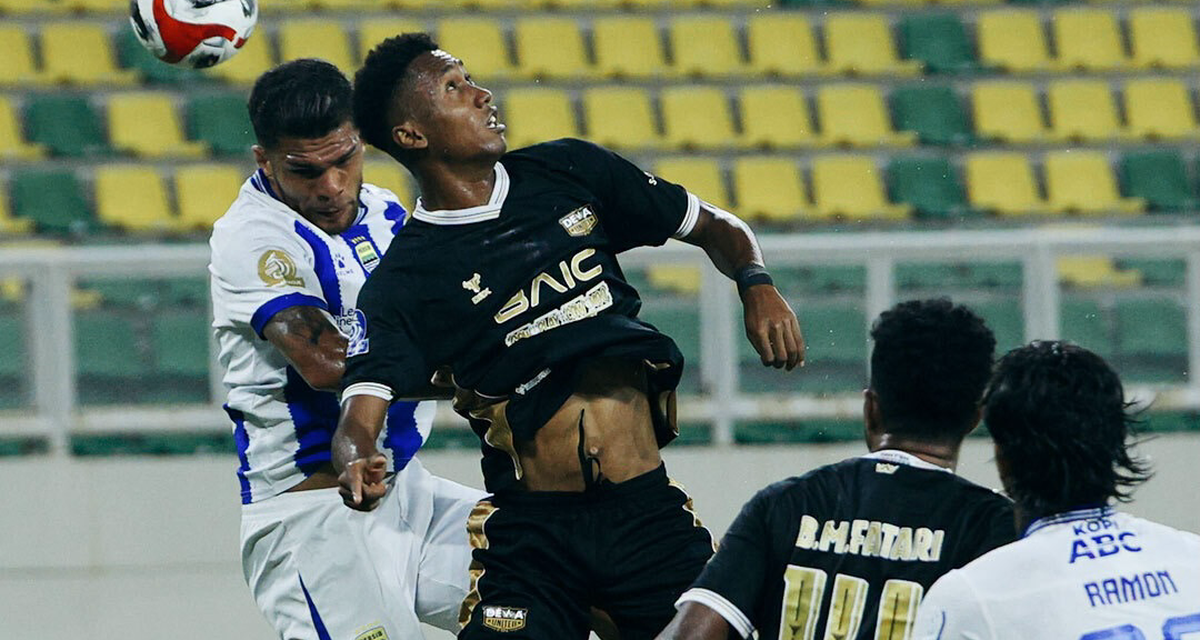 Persib Bandung Ditahan Dewa United 2-2: Kontroversi Wasit