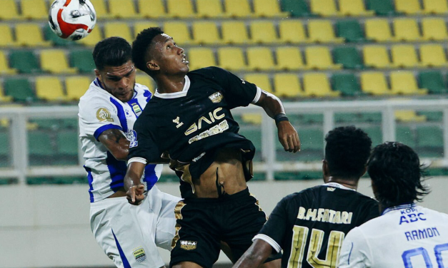 Persib Bandung Ditahan Dewa United 2-2: Kontroversi Wasit