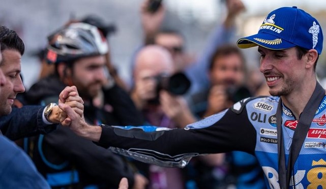 Alex Marquez mengendarai motor Ducati GP26 di lintasan MotoGP 2026