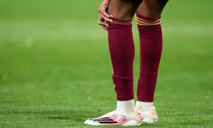 Terjangan Kaki Hubner Picu Kontroversi Shin Pads Mini