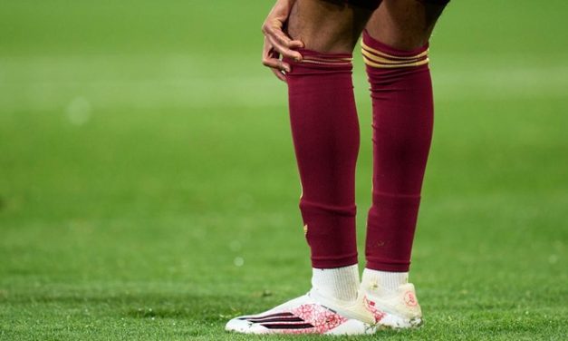 Terjangan Kaki Hubner Picu Kontroversi Shin Pads Mini