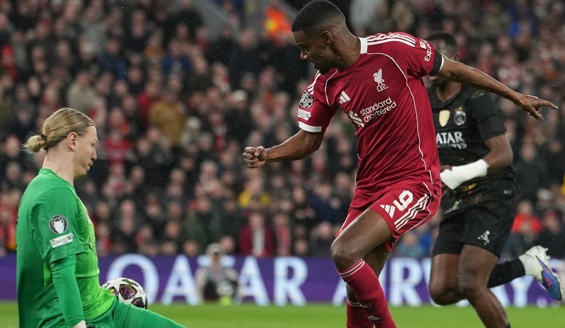 Eks Liverpool Semprot Slot! Isak Harusnya Cadangan vs PSG