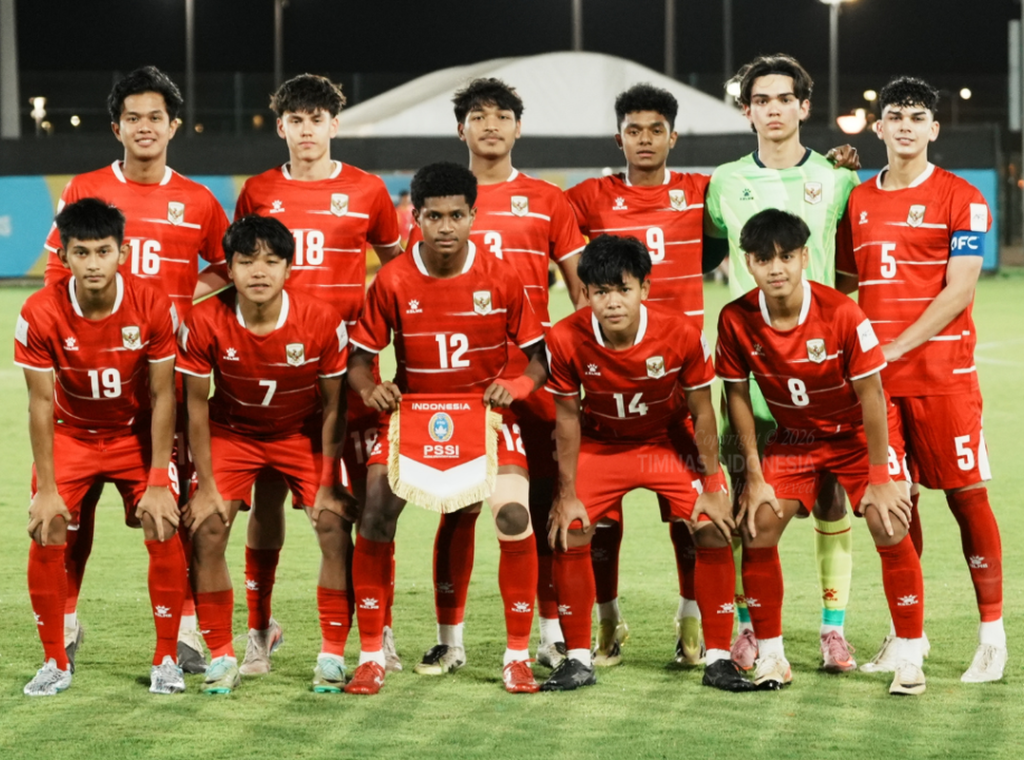 Pemain Timnas Indonesia U-19 merayakan kemenangan yang menjaga peluang lolos ke semifinal Piala AFF U-19 2026.