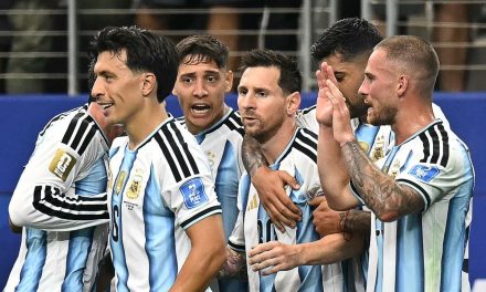 Messi Pecahkan Rekor, Argentina Segel Tiket ke Babak Gugur