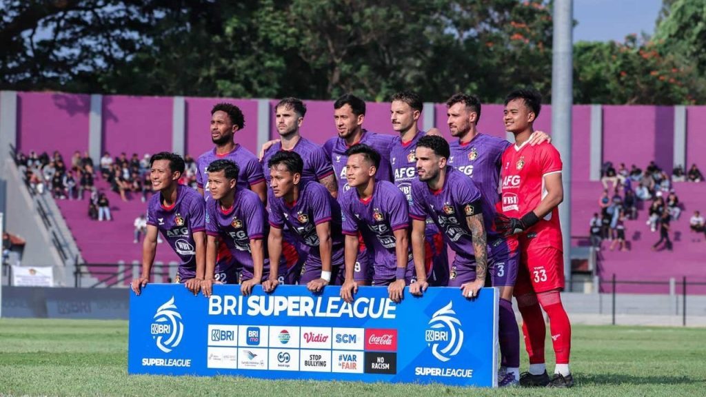 Novri Setiawan resmi meninggalkan Persik Kediri dan bergabung dengan Semen Padang