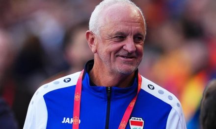 Graham Arnold Kelakar Cari Cara Hentikan Kylian Mbappe