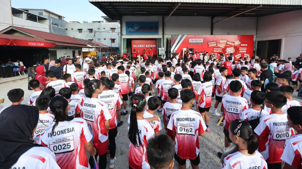 Peserta Audisi Umum PB Djarum 2026 mengikuti seleksi bulutangkis di GOR Angkasa Pekanbaru untuk memperebutkan Super Tiket menuju PB Djarum.