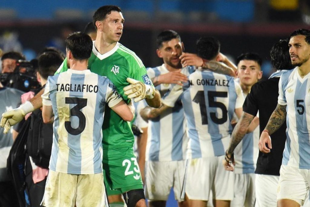 Emiliano Martinez masuk daftar target utama Juventus pada bursa transfer musim panas 2026 setelah tampil impresif bersama Argentina di Piala Dunia 2026.