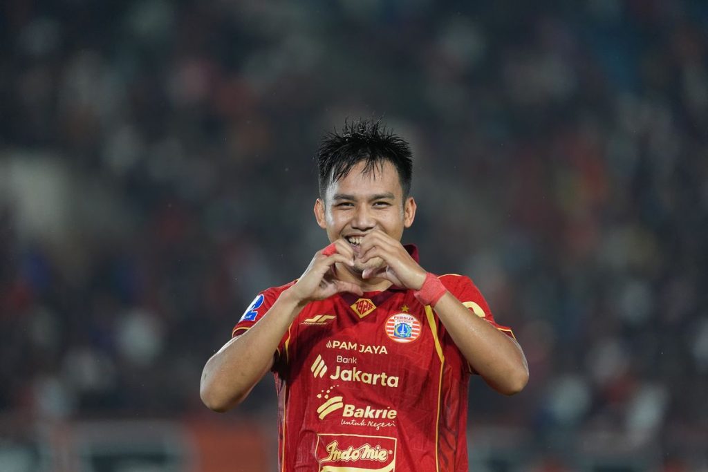 Witan Sulaeman resmi memperpanjang kontrak bersama Persija Jakarta selama tiga musim dan siap membawa Macan Kemayoran meraih gelar juara.