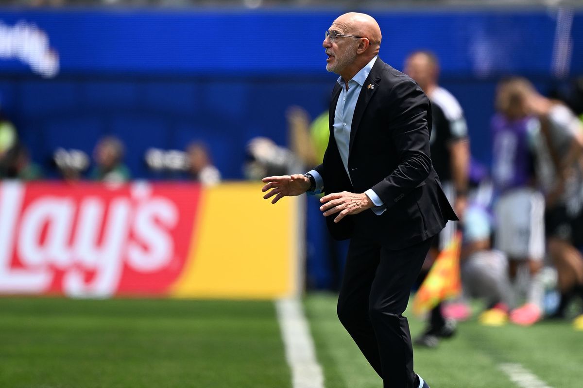 Luis De La Fuente Kritik Argentina