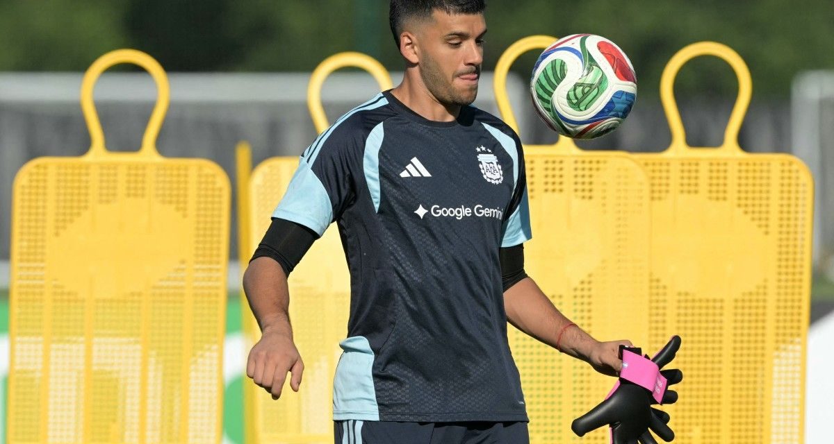 Manchester City Bidik Geronimo Rulli Usai James Trafford Merapat ke Leeds United