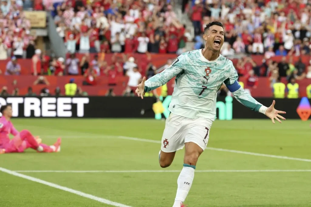 Cristiano Ronaldo berbicara kepada media jelang laga Portugal vs Spanyol di babak 16 besar Piala Dunia 2026.