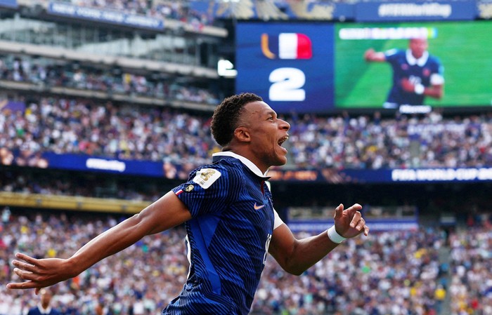 Kylian Mbappe Cetak Sejarah, Resmi Jadi Top Skor Piala Dunia