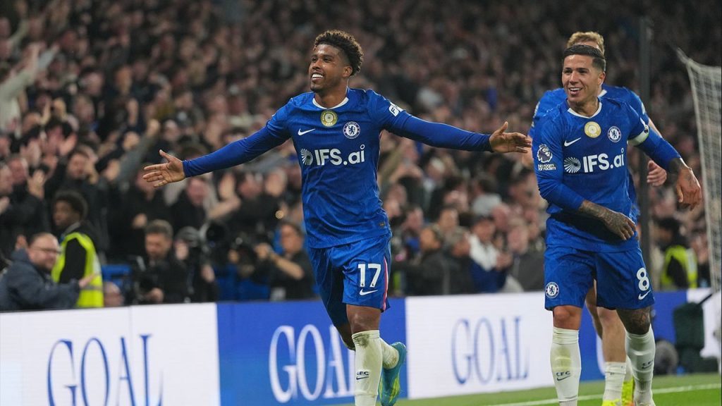 Andrey Santos dikabarkan menjadi target transfer Manchester United pada bursa transfer musim panas 2026.