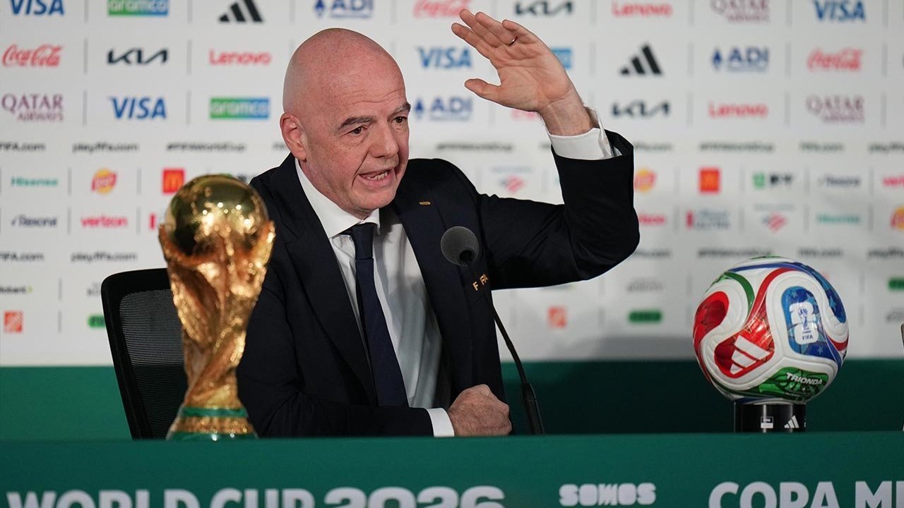 Gianni Infantino Balas Kritik