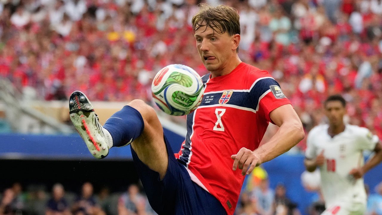 Transfer Sander Berge Manchester United