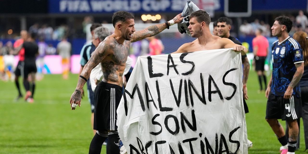 Spanduk Malvinas Warnai Kemenangan Argentina atas Inggris