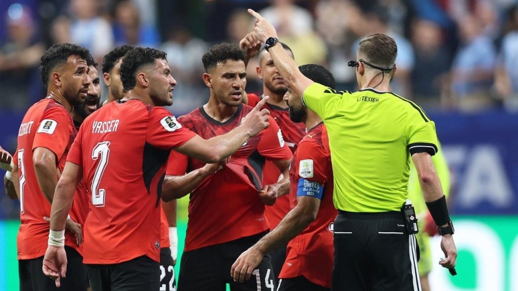 Pierluigi Collina memberikan penjelasan terkait kontroversi wasit laga Argentina vs Mesir pada babak 16 besar Piala Dunia 2026.