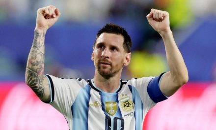 Messi Terima Hadiah Spesial Usai Antar Argentina Menang