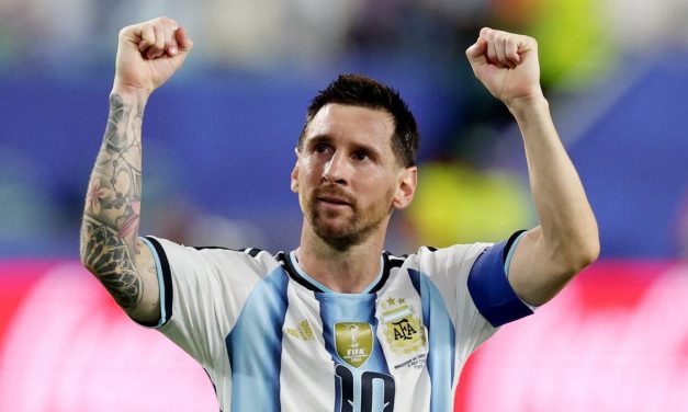 Messi Terima Hadiah Spesial Usai Antar Argentina Menang