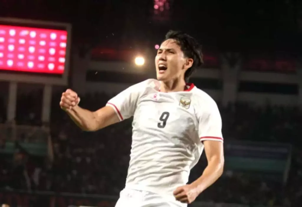 Mitchell Baker merayakan hattrick pada laga debut bersama Timnas Indonesia usai kemenangan 5-1 atas Kamboja di Piala AFF 2026.
