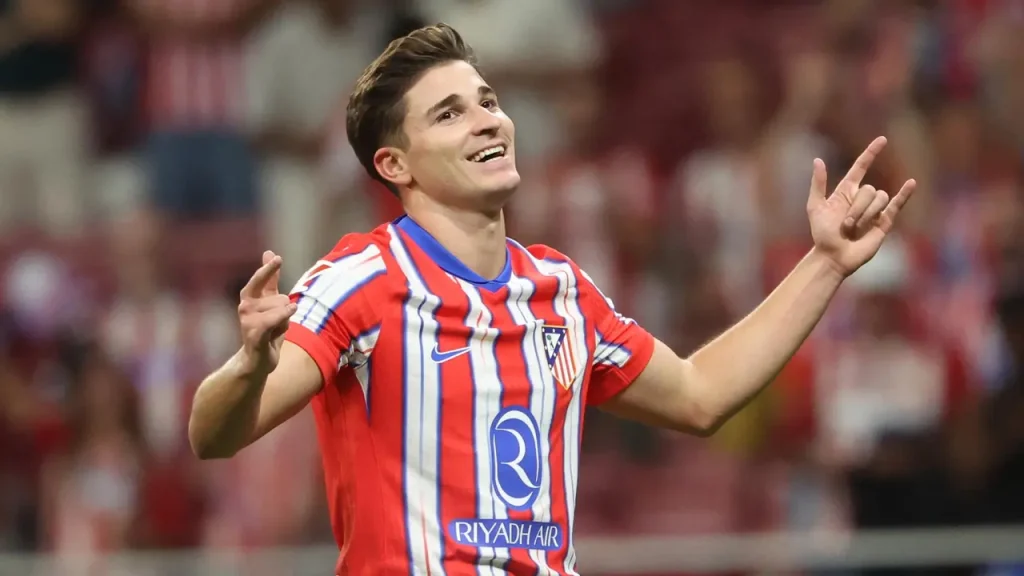 Julian Alvarez menjadi target utama Barcelona pada bursa transfer musim panas 2026.