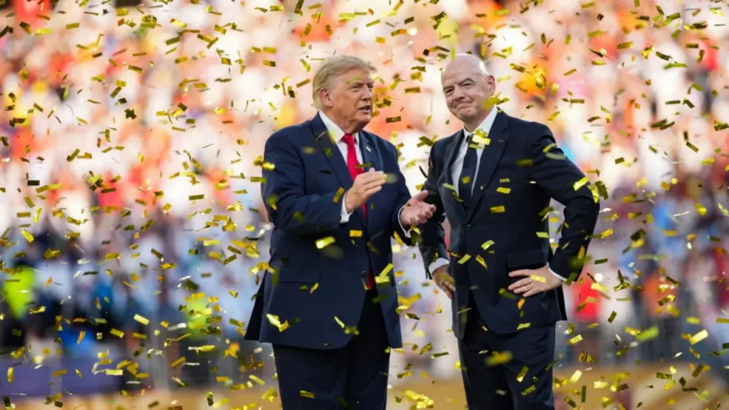 Donald Trump memberikan dukungan kepada Presiden FIFA Gianni Infantino di tengah tekanan sejumlah konfederasi sepak bola.