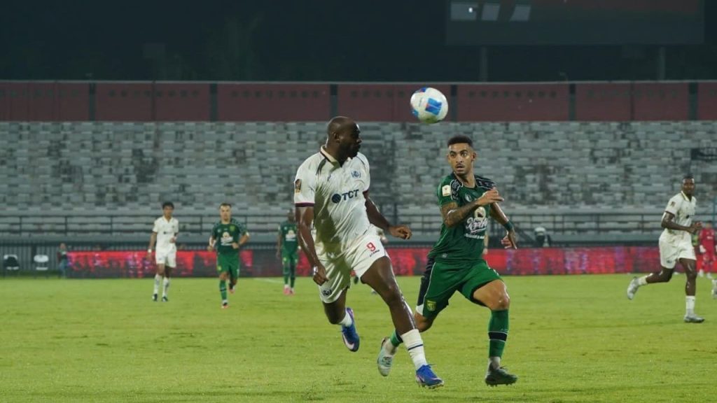 Arema FC melepas Joel Vinicius jelang Super League 2026/2027 setelah evaluasi pramusim.