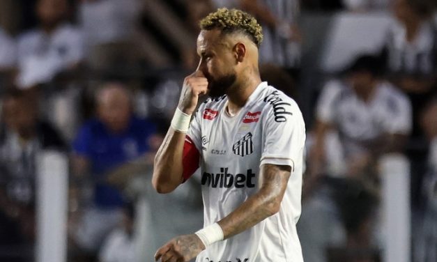 Neymar Jadi Pemain Pertama yang Terkena Aturan Baru Liga Brasil