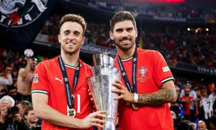 Cristiano Ronaldo Murka, Kecam Fans Al Taawoun yang Bawa Nama Diogo Jota