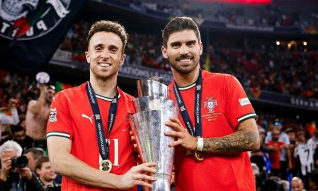 Cristiano Ronaldo Murka, Kecam Fans Al Taawoun yang Bawa Nama Diogo Jota